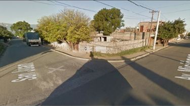 Acoso sexual callejero. A plena luz del día, en la esquina de San Juan y Avenida Misiones.&nbsp;