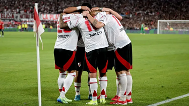 Con un doblete de Colidio, River le ganó el clásico a Independiente