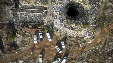 el gobierno sudafricano no ayudara a los mineros ilegales que quedaron atrapados bajo tierra