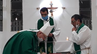 La comunidad de San Jorge recibió a su nuevo párroco