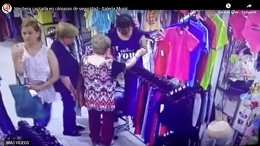 Otra vez una mechera fue filmada mientras delinquía