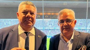 Raúl Jalil compartió palco con el presidente de la Asociación de Fútbol Argentino Claudio Chiqui Tapia.