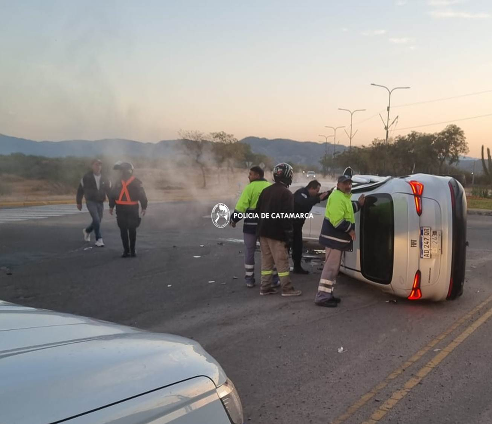 Accidente. En la rotonda de avenida Recalde.