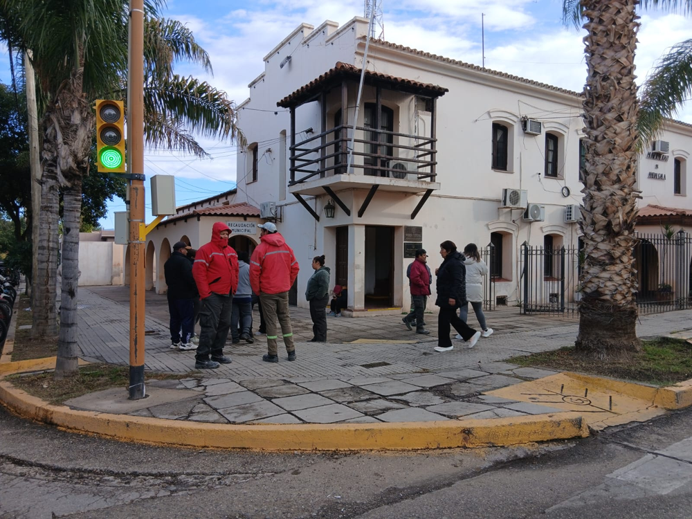Conflicto en Andalgalá por descuentos a empleados estatales
