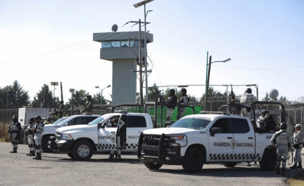 La prisión de alta seguridad del Altiplano, donde permanecía detenido Ovidio Guzmán, estuvo fuertemente custodiada por soldados y miembros de la Guardia Nacional.