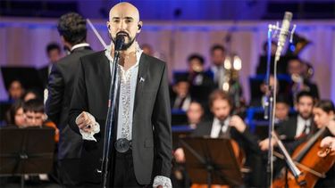 Canciones patrias, por Abel Pintos
