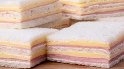 Paracaidismo y sándwiches de miga
