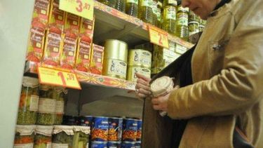Abuela aprehendida por robarse elementos de un local comercial