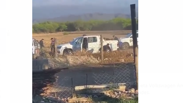 policias agredieron a sujetos que se habian dado a la fuga