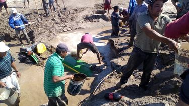 el rio abaucan se trago un tractor