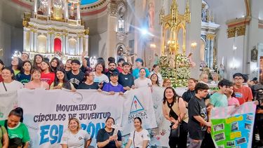 Los jóvenes rindieron  su homenaje  a la Virgen  del Valle