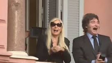 los hermanos milei, riendo con susana mientras se conocia el indice de pobreza