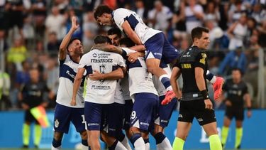 Gimnasia se reconcilió con el triunfo y goleó al Tomba
