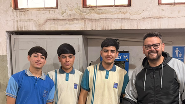 un empresario catamarqueno dono un motor para las practicas de estudiantes de la epet n° 6