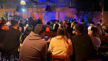 Rubén Manzi se reunió con jóvenes