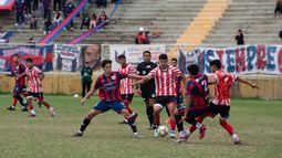 Cruce. Esta edición del clásico del fútbol capitalino no tuvo ganadores. Villa cubas se afirma como líder. Cruce. Esta edición del clásico del fútbol capitalino no tuvo ganadores. Villa cubas se afirma como líder.