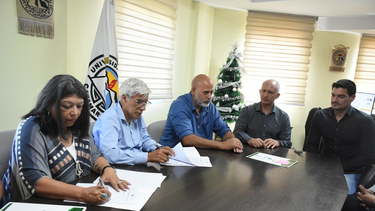 La UNCA firmó convenios de cooperación con la empresa Dorado Exploraciones y Servicios S.A.S