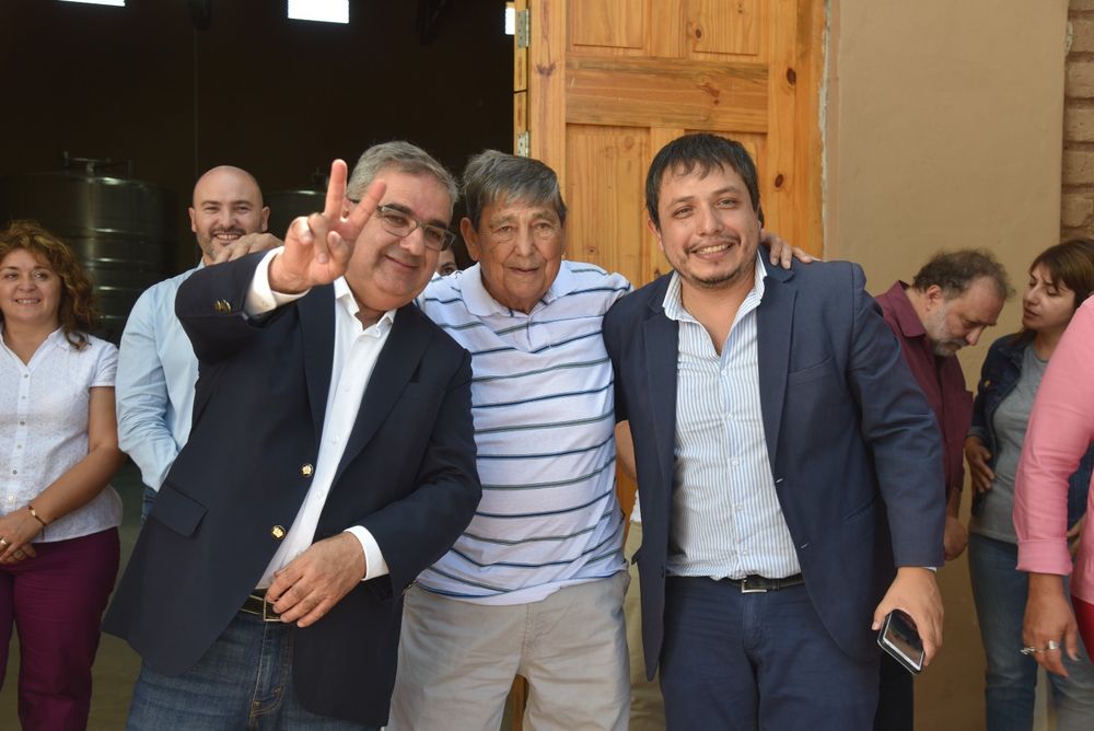 Respaldo. Nóblega, en representación de los intendentes, le pidió a Jalil que vaya por la reelección.