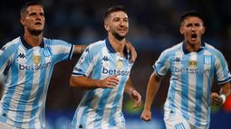 Racing se quedó con el partido de ida de la Recopa