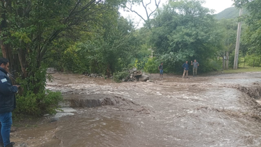 crecieron rios y arroyos en el rodeo