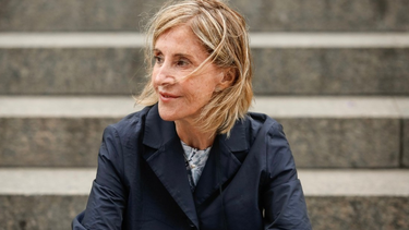 maria negroni: vivimos entre ficciones incluso cuando creemos que estamos diciendo cosas reales