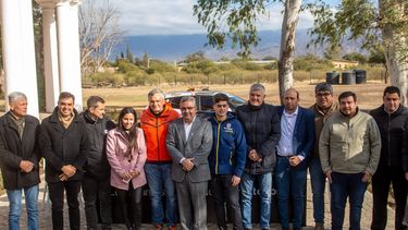 En sociedad. El Gobernador, autoridades deportivas y pilotos presentaron ayer la competencia motor.