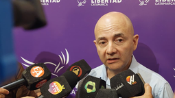 Adrián Brizuela: El pueblo argentino ha decidido que se pinte de violeta Adrián Brizuela: El pueblo argentino ha decidido que se pinte de violeta