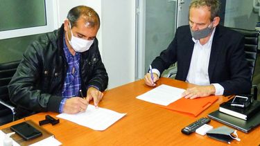 Firman convenio para obras de servicios esenciales para Mutquín