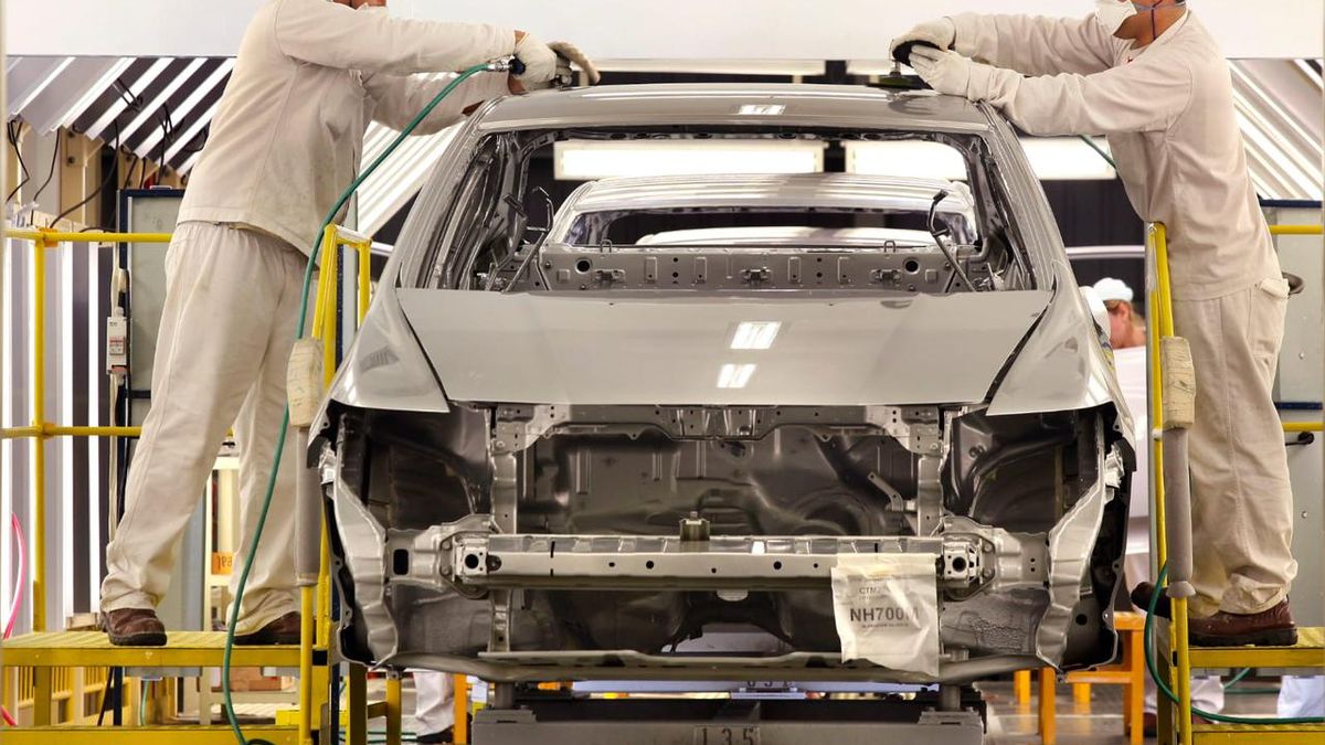 La industria cayó 4,2% en agosto, arrastrada por la metalmecánica y las automotrices
