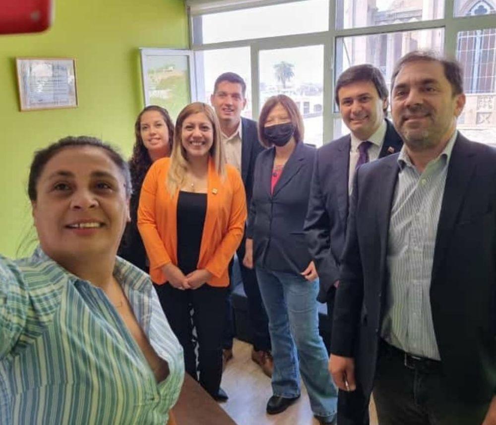 Grupo Desacato. Al retirarse, la sesión terminó sin quórum.