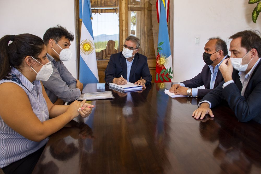 Raúl recibió al intendente de Andalgalá.jpg