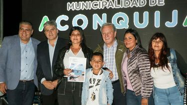 Entregaron viviendas en Aconquija