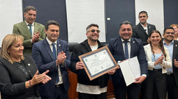 El Concejo Deliberante de la Capital distinguió a Damián Córdoba El Concejo Deliberante de la Capital distinguió a Damián Córdoba