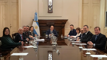 Guillermo Francos encabeza su primera reunión formal