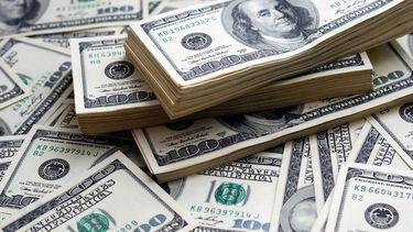 Dólar trepa 39 centavos y se acerca a los 40