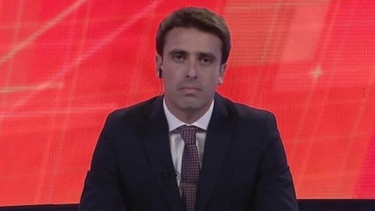 un periodista denuncio en vivo que su padre y su tio abusaron sexualmente de el y sus hermanos