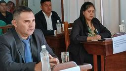 Andalgalá: con carteles, ediles pidieron actualizar sueldos municipales Andalgalá: con carteles, ediles pidieron actualizar sueldos municipales