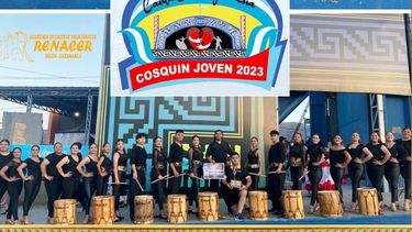 Destacada presentación de la academia de danzas folklóricas Renacer