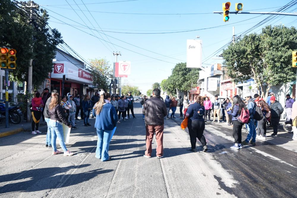 Empleados del Centro de Admisión y Derivación realizan una protesta.&nbsp;