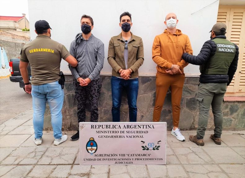 Solo Bacchiani tiene el beneficio. Blas y Sarroca siguen presos en la Policía Federal. 