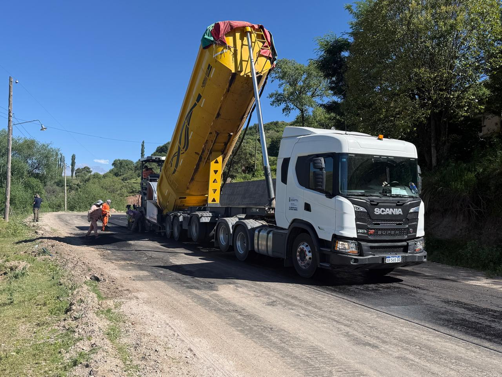 La obra avanza en la Sección III de la Ruta Provincial Nº 1, donde restan asfaltar 9 kilómetros para completar la traza.