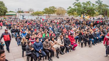 Raúl Jalil entregó decretos de adjudicación en el barrio Santa Marta