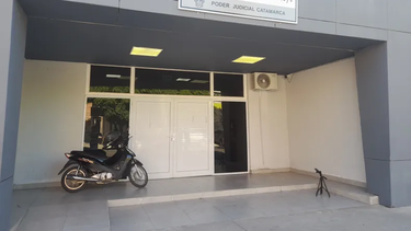 uno de los testigos declaro que estuvo con rasgido uno de los dias sindicados por el denunciante