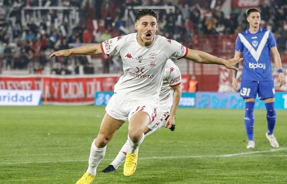 Huracán goleó a Vélez