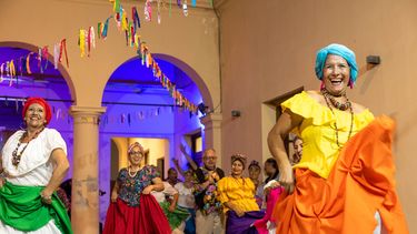 Vení a bailar cerró el año con mucho color y alegría