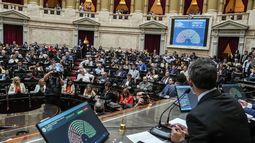 Demora. El gobierno nacional reglamentó el paquete fiscal, pero no la Ley bases.