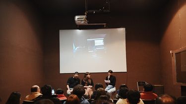 Poncho Audiovisual, contenidos con color local