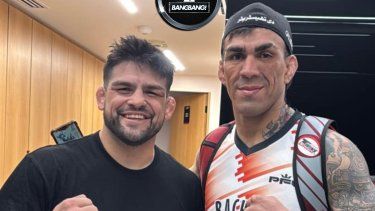 Gordillo con Kevin Gastelum, 14° del ranking Mediano de UFC