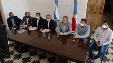 Jalil firmó convenios para avanzar con obra de cloacas en Belén y Ancasti