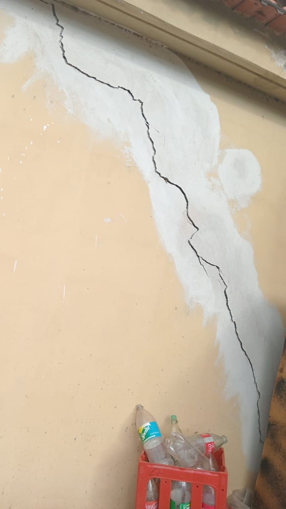 grieta en vivienda del 50 vv norte 10.jpg
